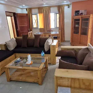 Séjour chez l'habitant Privees Climatisees-douches Personnelles-neflix-salon, Dakar